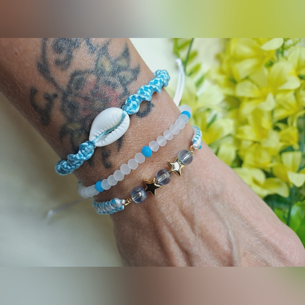 Set of three friendship bracelets/adjustable bracelets/elastic bracelets/shells